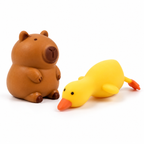 Squishy Box Mini Duo: capibara y patito sobre fondo blanco